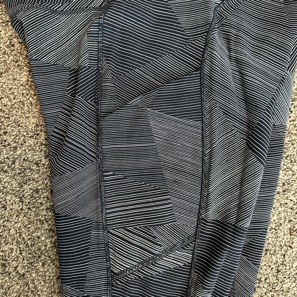 Lululemon Speed Up Crop Leggings (21”) Etch Hail Midnight Sz 6 - Picture 5 of 6